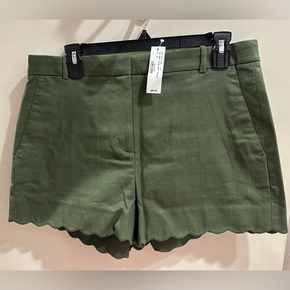 Brand New with Tag J. Crew Olive Green Scalloped Hem Linen Like Shorts Size 10 - Picture 1 of 3